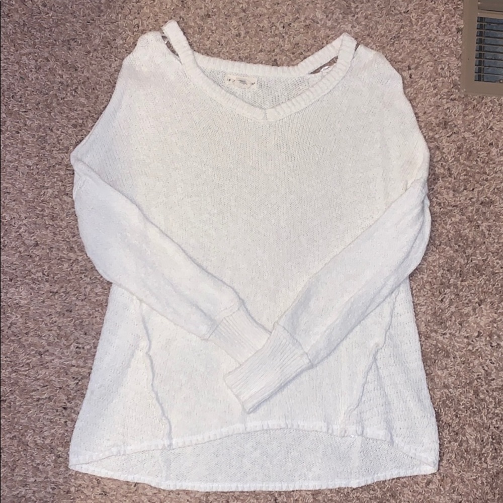 Cream, small shoulder cut out sweater